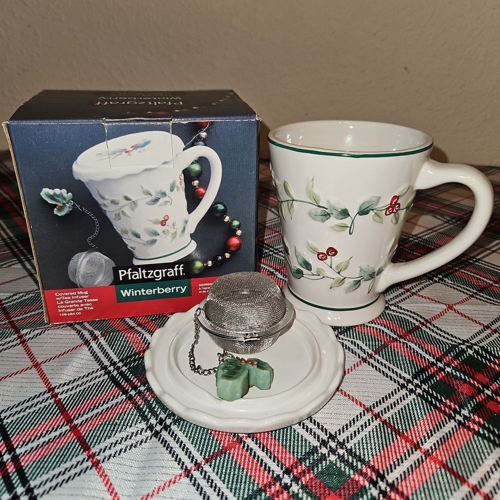 Pfaltzgraff Winterberry Mug with Tea Infuser
